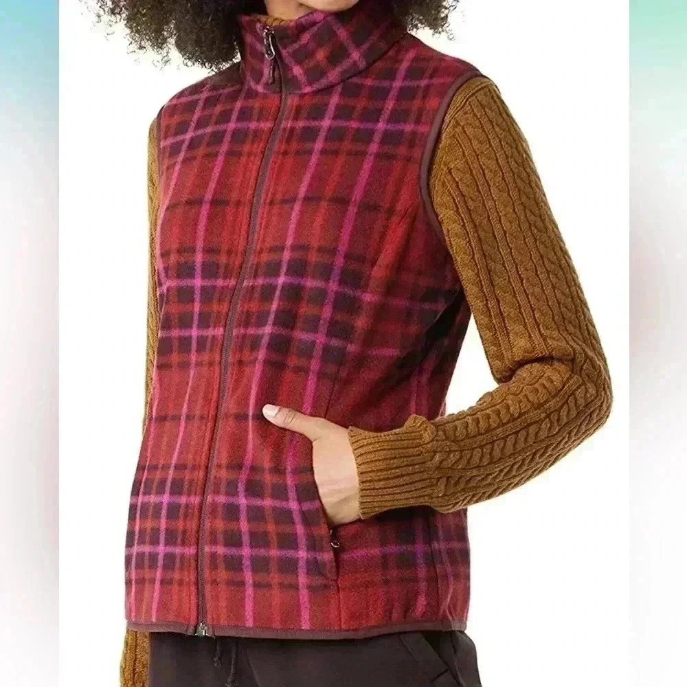 🆕 Amazon Essentials Women's Sleeveless Polar Soft Fleece Vest, Size Medium